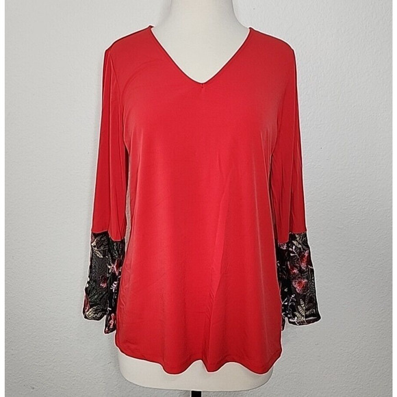 Susan Graver Tops - Susan Graver Sm Top Red Liquid Knit 3/4 Bell Sleeve Black Floral Lace Vneck